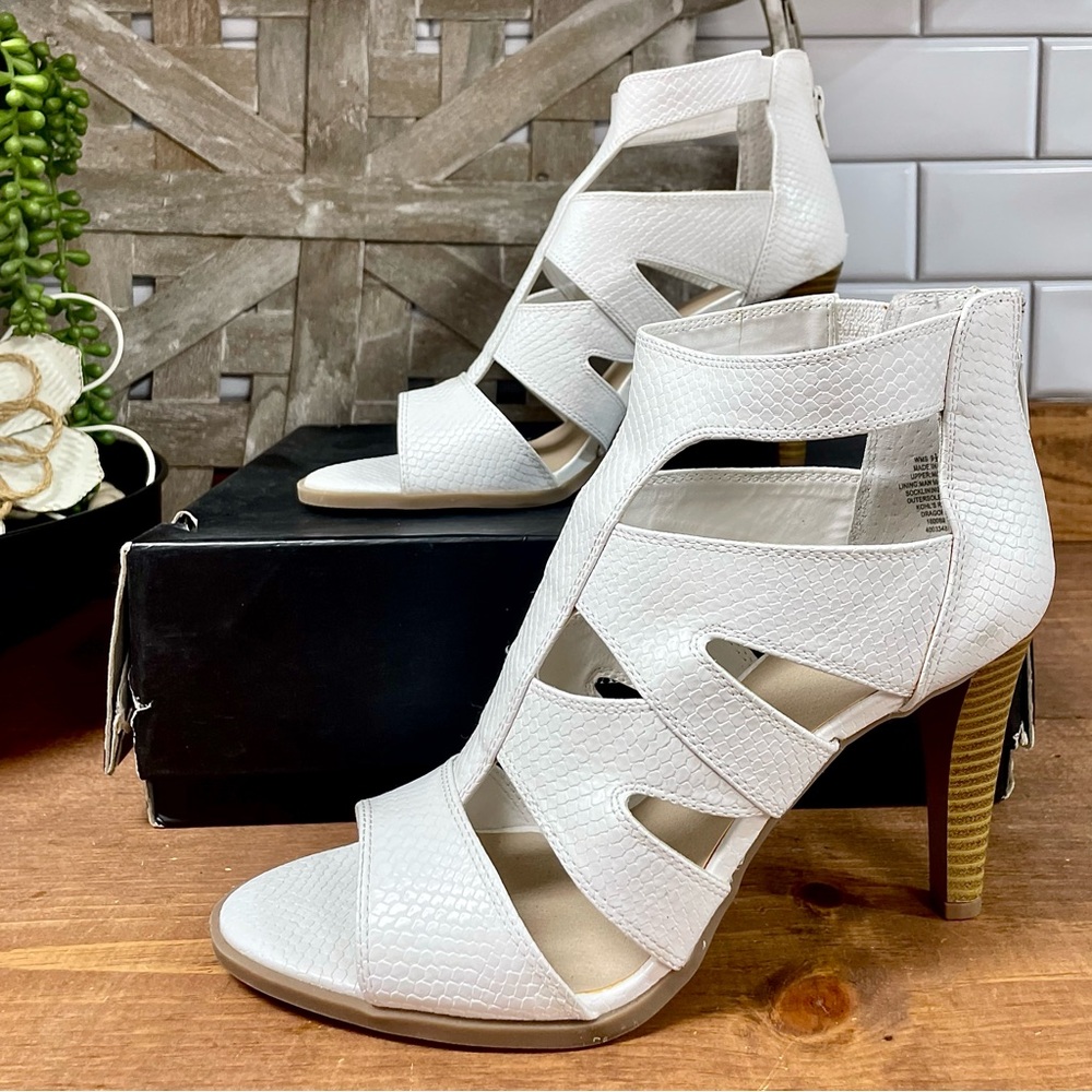 Simply Vera Vera Wang Dragon Strappy Open Toe High Heel Sandals White Size 9.5